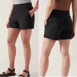 NWT Athleta Brooklyn Shorts Black, 26